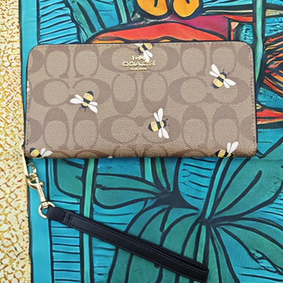 Coach wallet - Picture 1 of 6